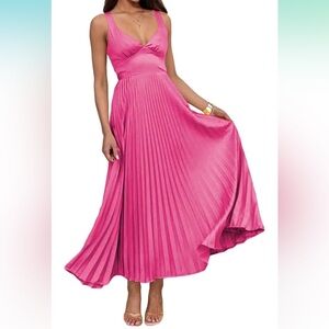 NWT Women’s Pink Pleated Maxi Dress Size 6